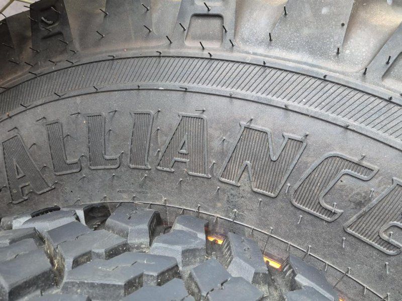 Kubota KOMMUNALBEREIFUNG 400/80R28  315/75R16