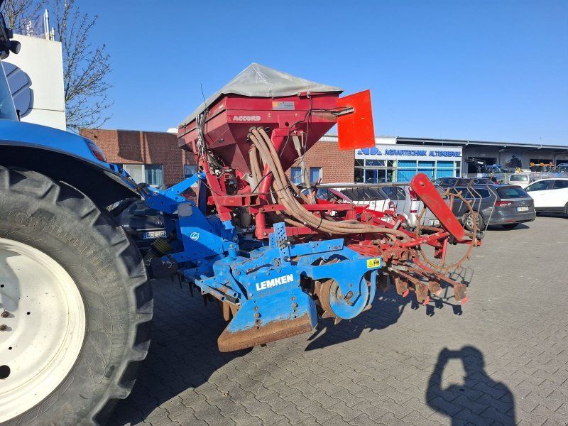 Kverneland Accord D mit Lemken Zirkon Kreiselegge