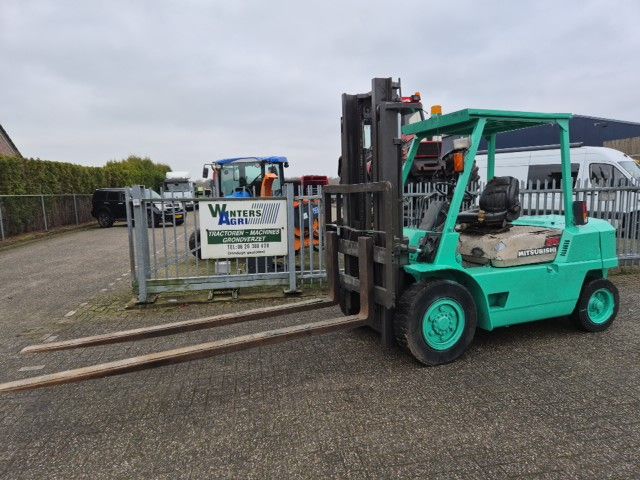 Mitsubishi 3,5 tons heftruck diesel.