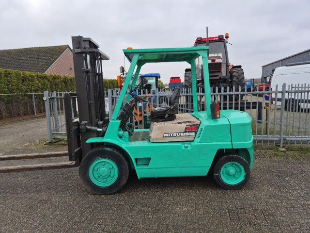 Mitsubishi 3,5 tons heftruck diesel.