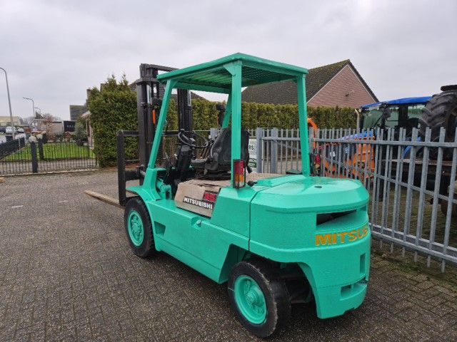 Mitsubishi 3,5 tons heftruck diesel.