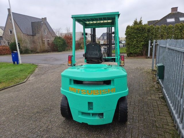 Mitsubishi 3,5 tons heftruck diesel.