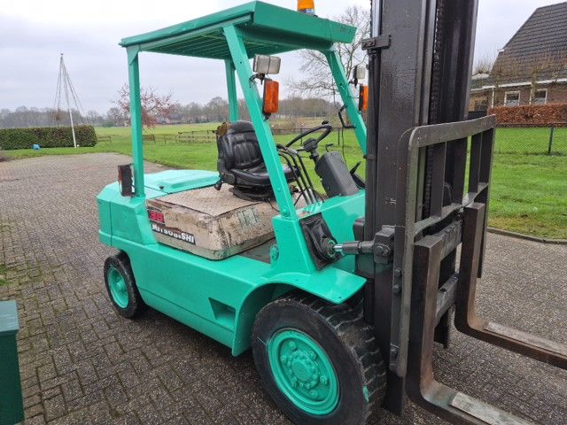 Mitsubishi 3,5 tons heftruck diesel.