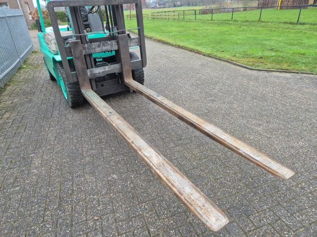 Mitsubishi 3,5 tons heftruck diesel.