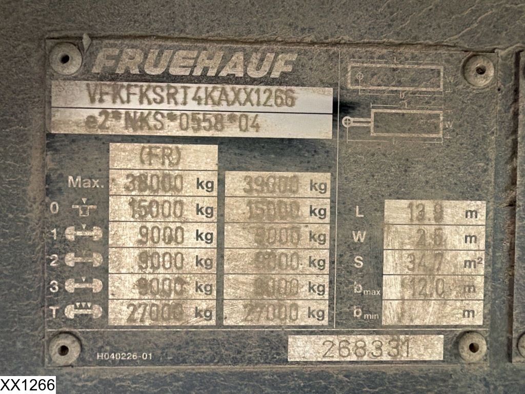 Fruehauf Tautliner Lift axle