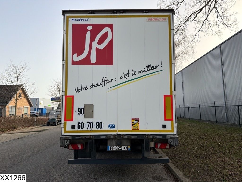 Fruehauf Tautliner Lift axle