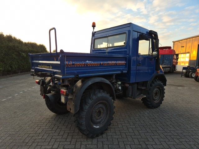 Mercedes Benz Unimog U90