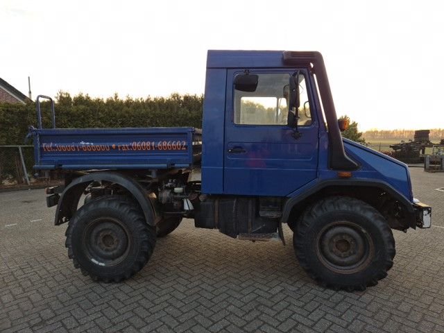 Mercedes Benz Unimog U90