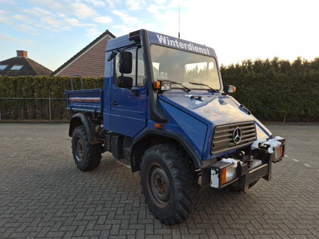 Mercedes Benz Unimog U90