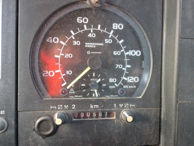 Mercedes Benz Unimog U90