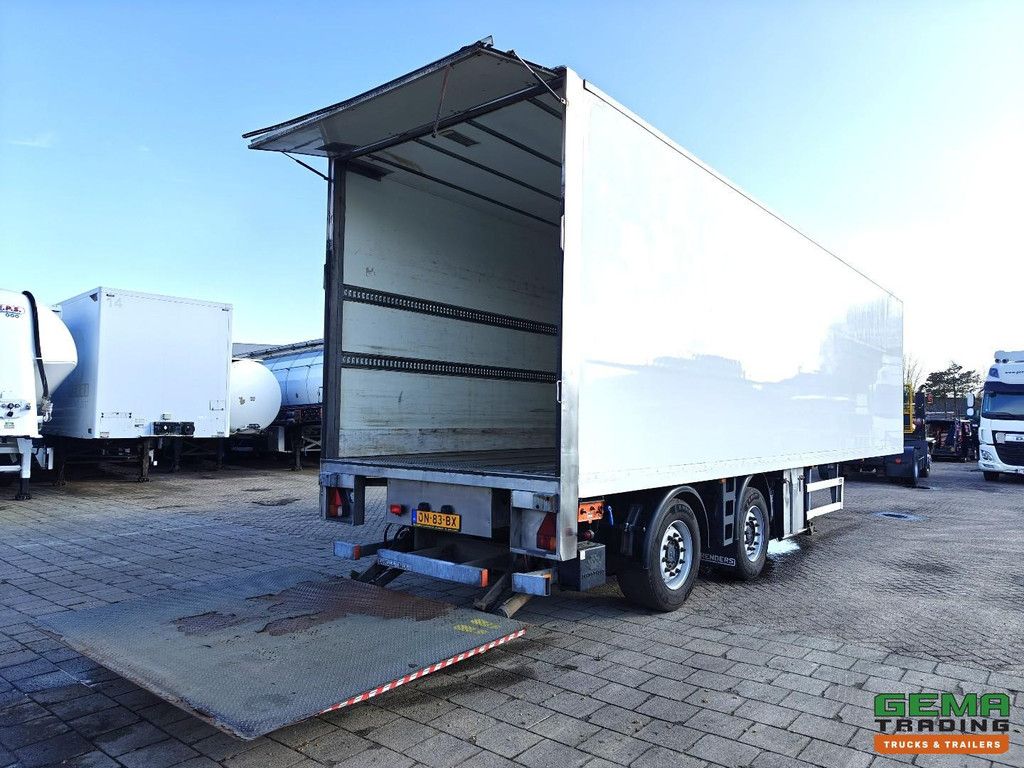 Renders ROC 12.18 2-axle SAF - CITY 11.3m insulated box - steering axle - disc brakes - 2000kg tail lift - 05/2026 MOT