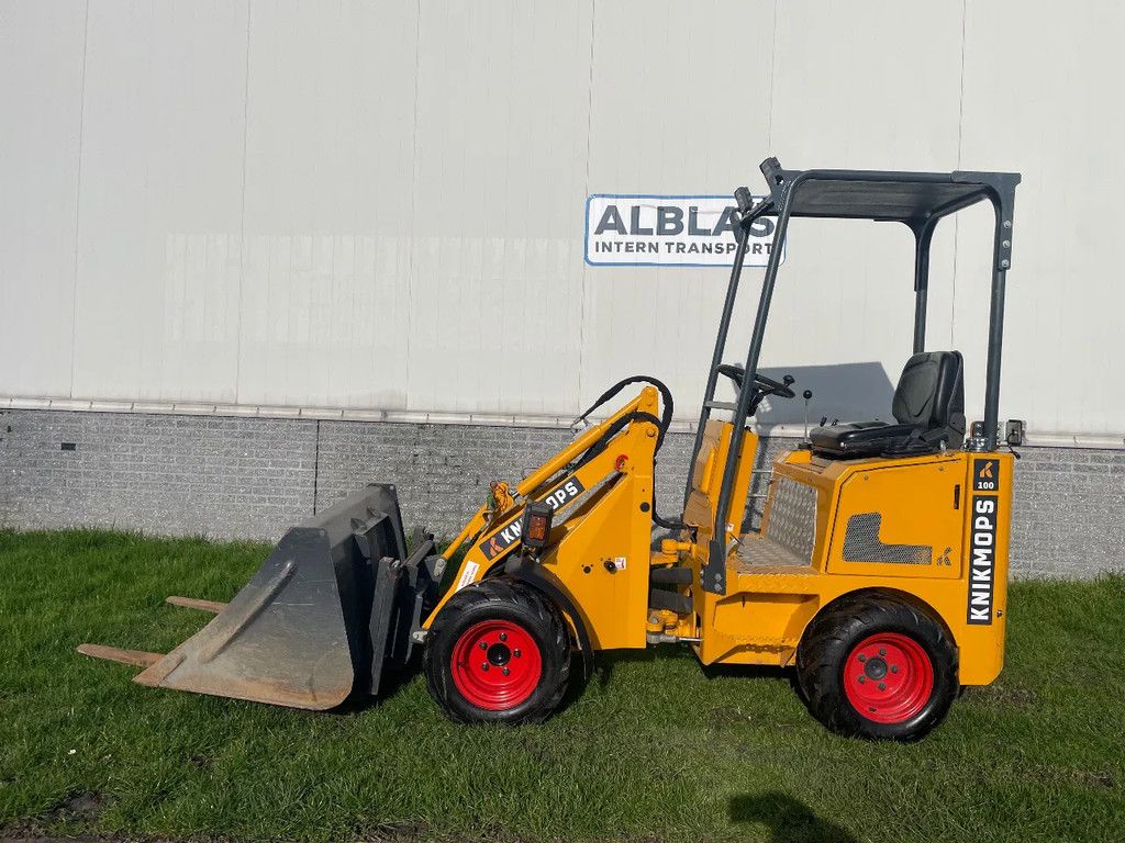 Knikmops 100 met bak en lepels wegverlichting 2022 slechts 273 uur