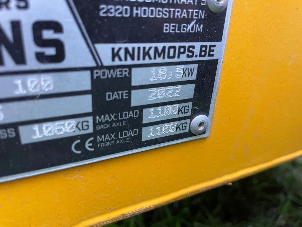 Knikmops 100 met bak en lepels wegverlichting 2022 slechts 273 uur