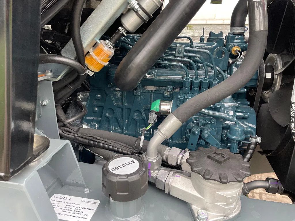 Giant G2300 kniklader met hoge giek ! NIEUW!