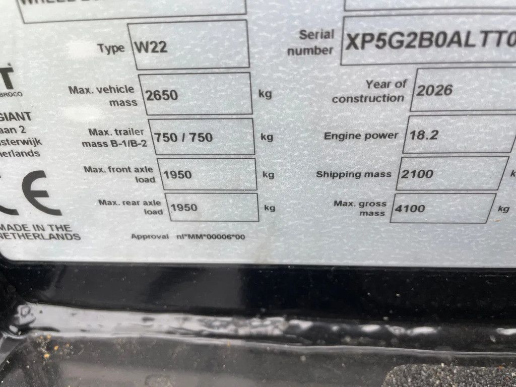 Giant G2300 kniklader met hoge giek ! NIEUW!