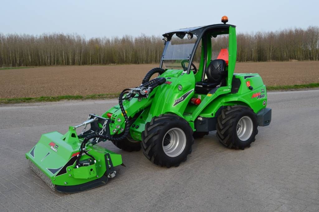 Avant 760i TDS Kniklader/Shovel