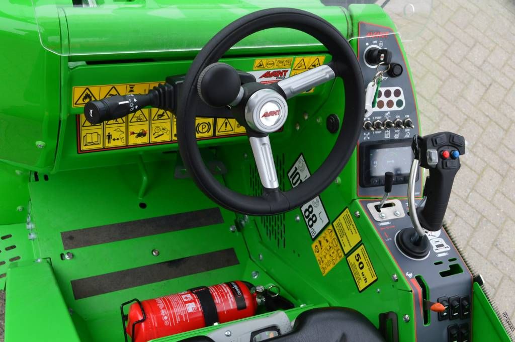 Avant 760i TDS Kniklader/Shovel