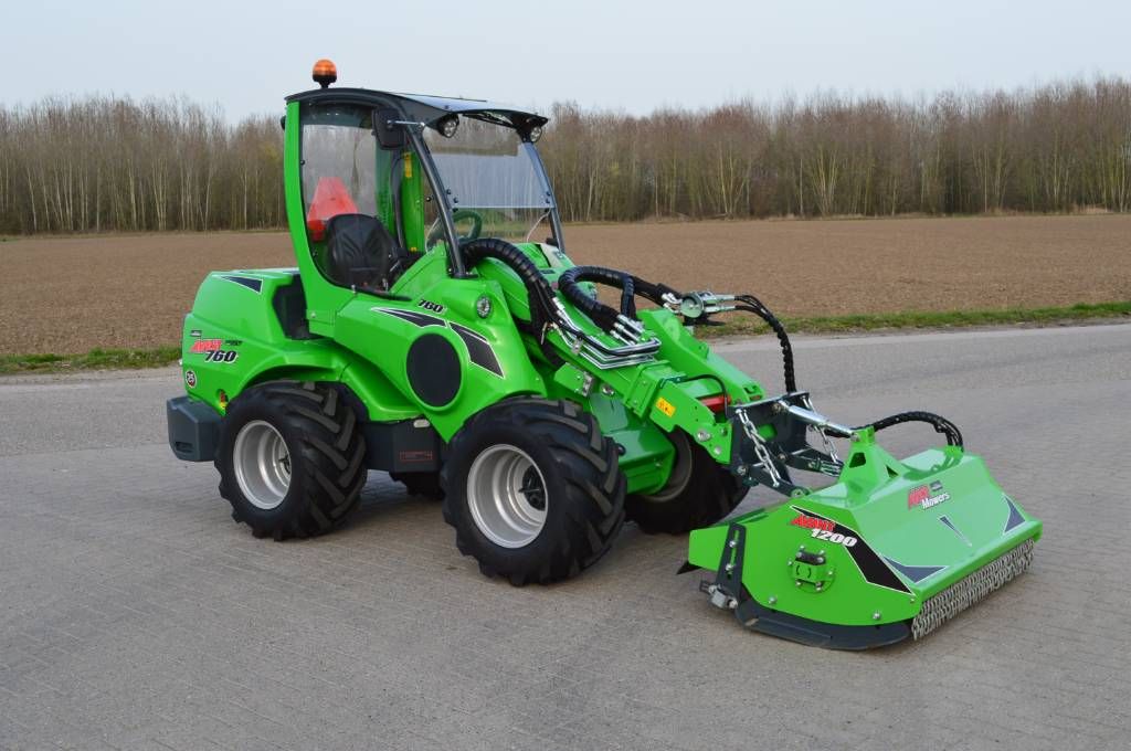 Avant 760i TDS Kniklader/Shovel