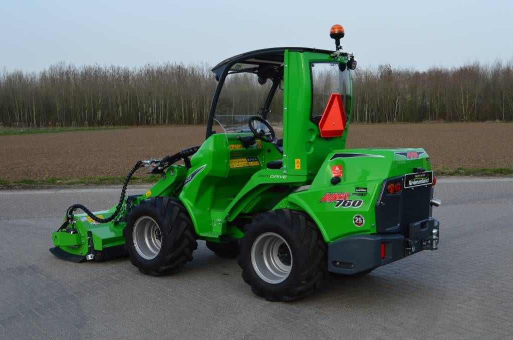 Avant 760i TDS Kniklader/Shovel