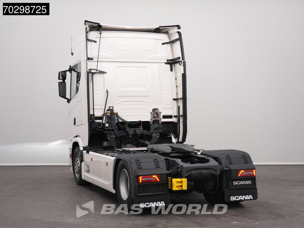 Scania S560 4X2 NEW! Retarder Full-Air 2xTanks Leder Standklima Navi ACC LED