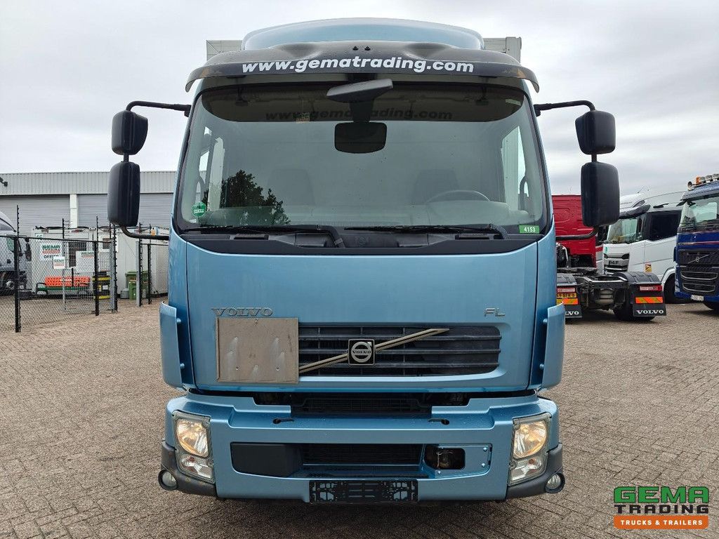 Volvo FL240 4x2 Daycab Euro 5 - 6 cylinder - Closed Body 6.5 m + Tail Lift 1500 kg - 129,000 km Original - Side Doors
