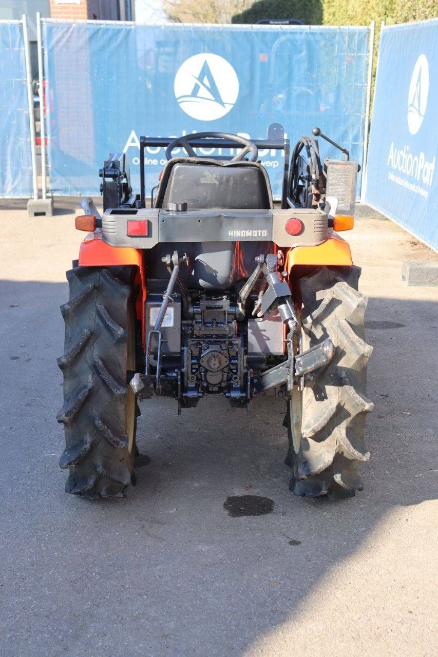 Hinomoto CX18 Diesel-Kleintraktor mit Frontlader