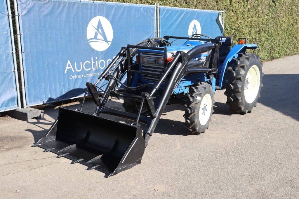 Iseki TL2800F Diesel-Kleintraktor mit Frontlader