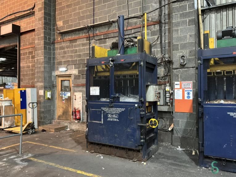 Ballenpressen Kenbay 2005