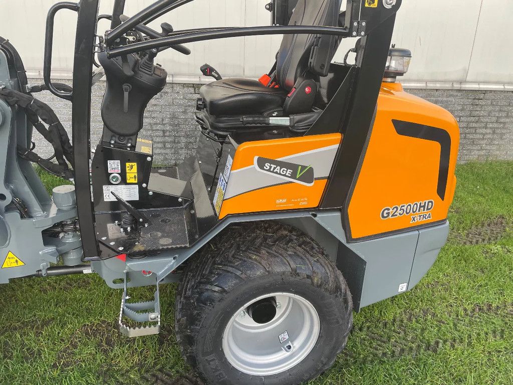 Giant G2500 HD Xtra shovel 4 cill NIEUW! 2026