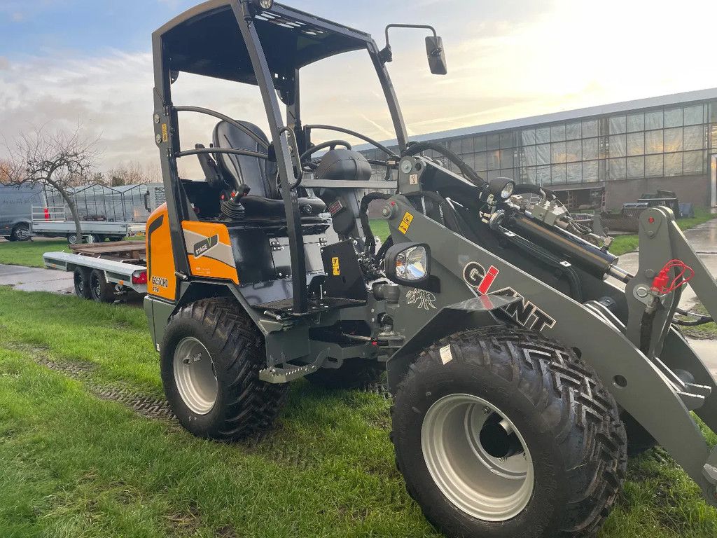 Giant G2500 HD Xtra shovel 4 cill NIEUW! 2026