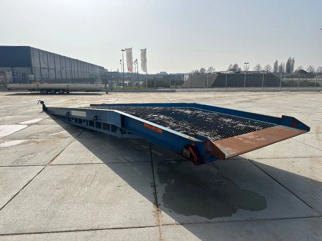 Overige Laabbrug hand pomp