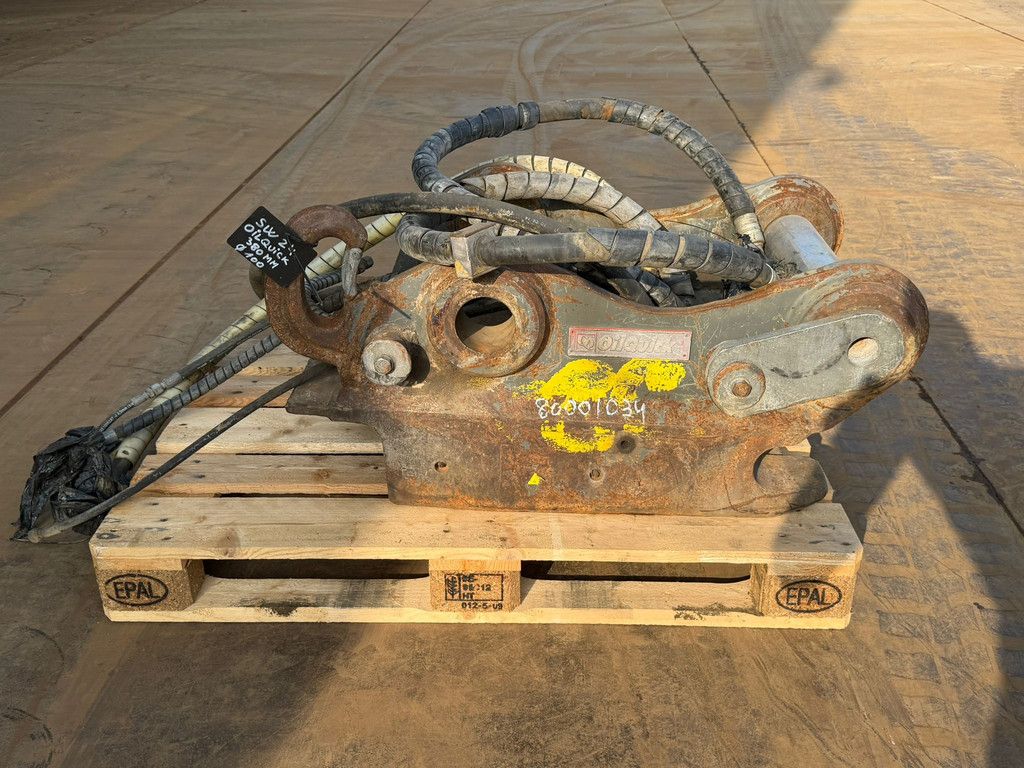 OilQuick OQ80 Quick coupler