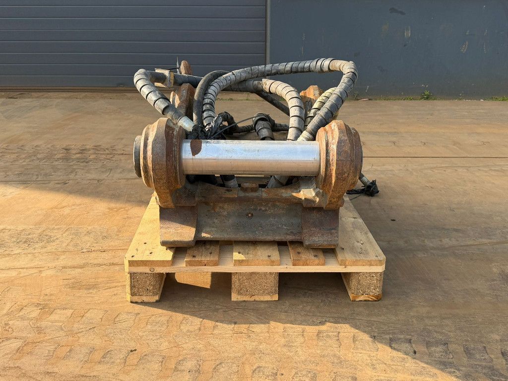 OilQuick OQ80 Quick coupler