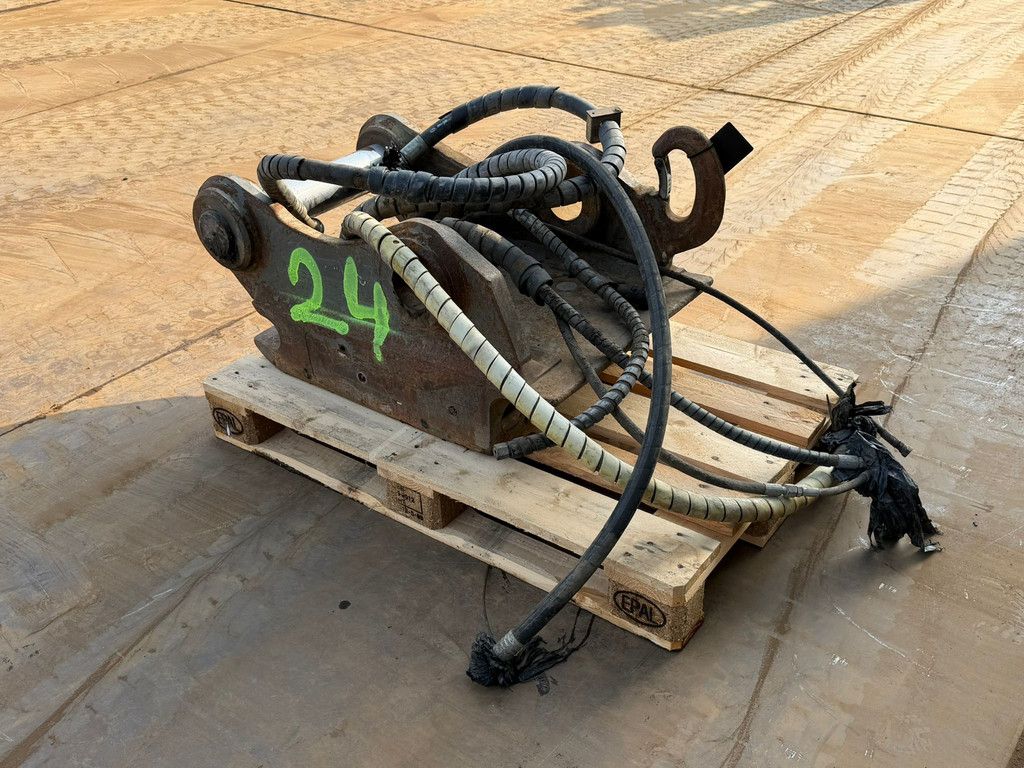 OilQuick OQ80 Quick coupler