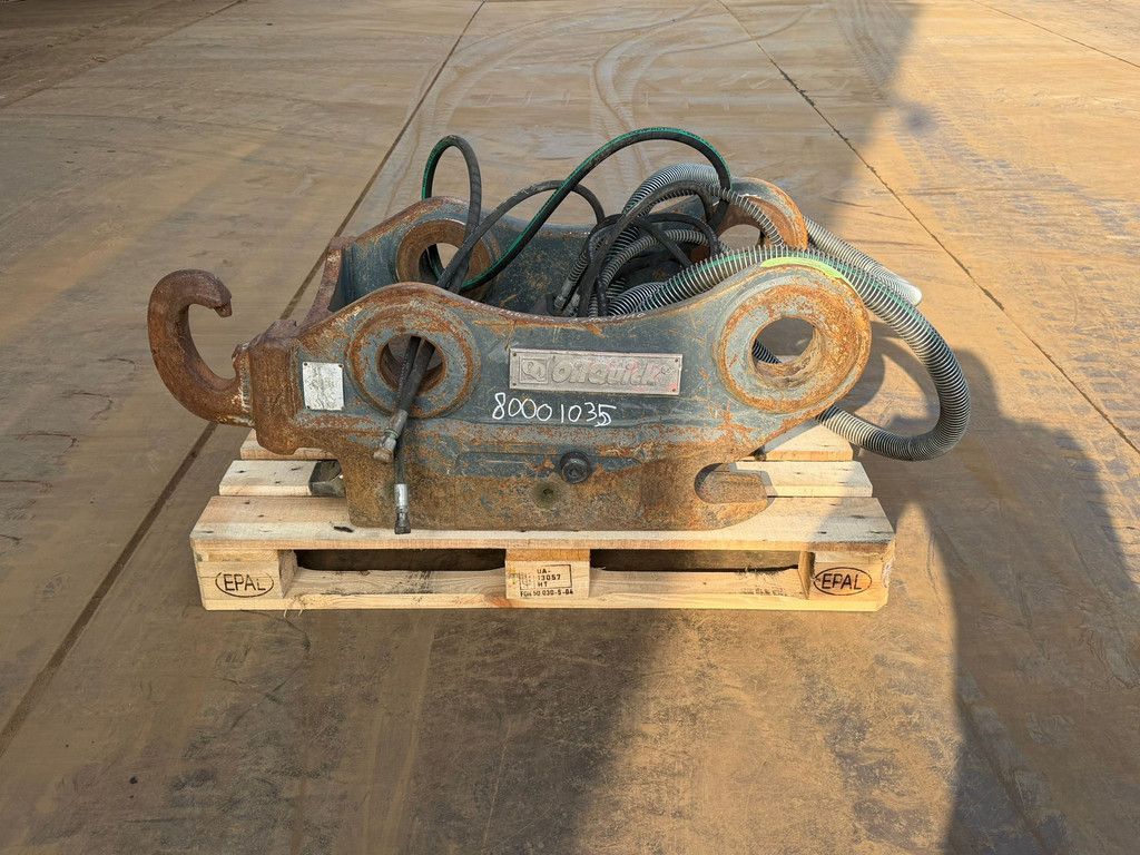 OilQuick OQ80 Quick coupler