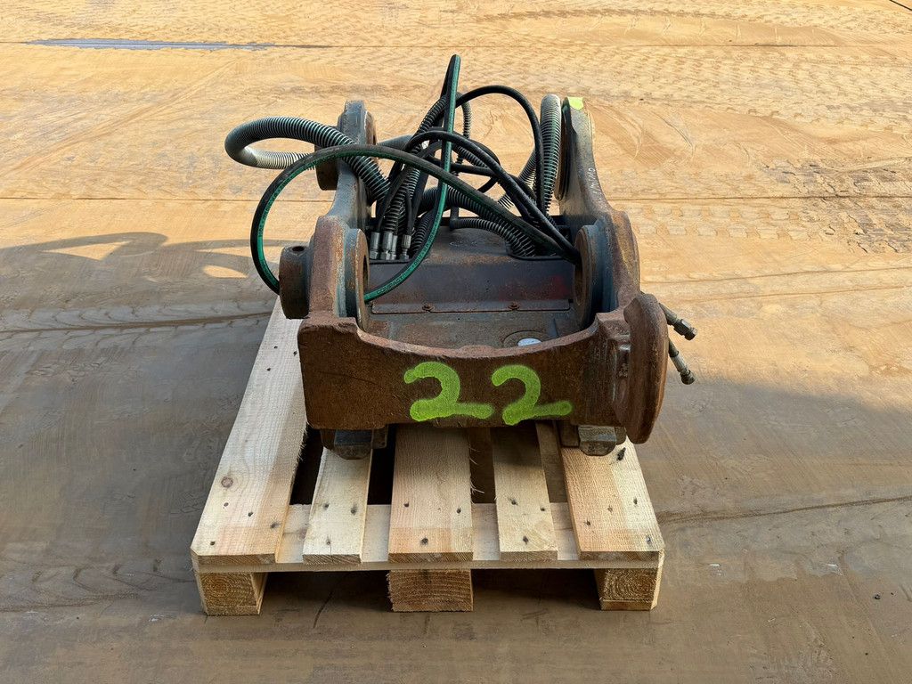 OilQuick OQ80 Quick coupler