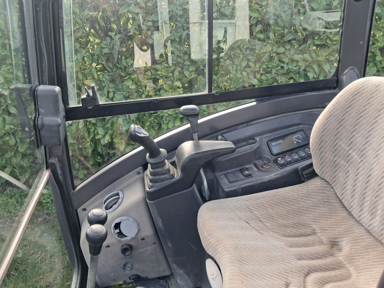 Minigraver Volvo EC 18 C / Minikraan / Graafmachine