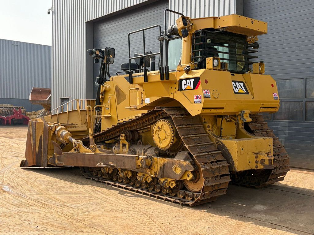 Caterpillar D8T