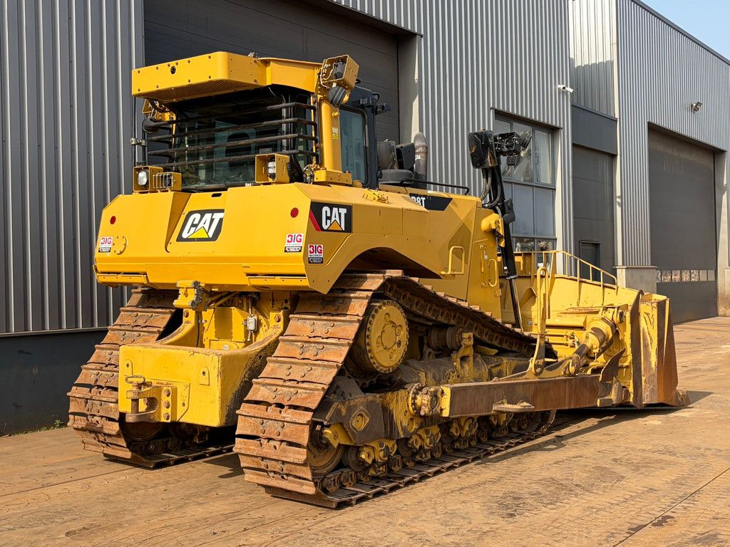 Caterpillar D8T