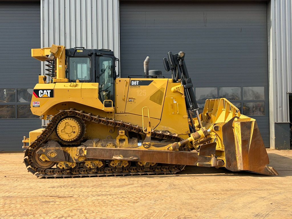 Caterpillar D8T