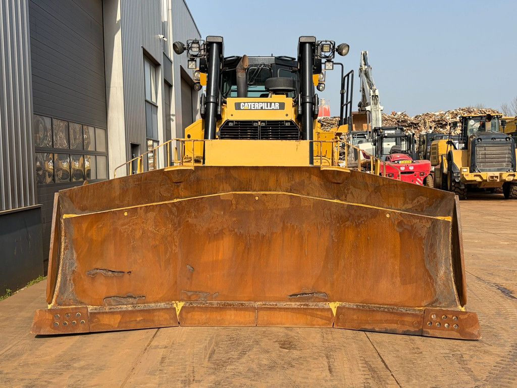 Caterpillar D8T
