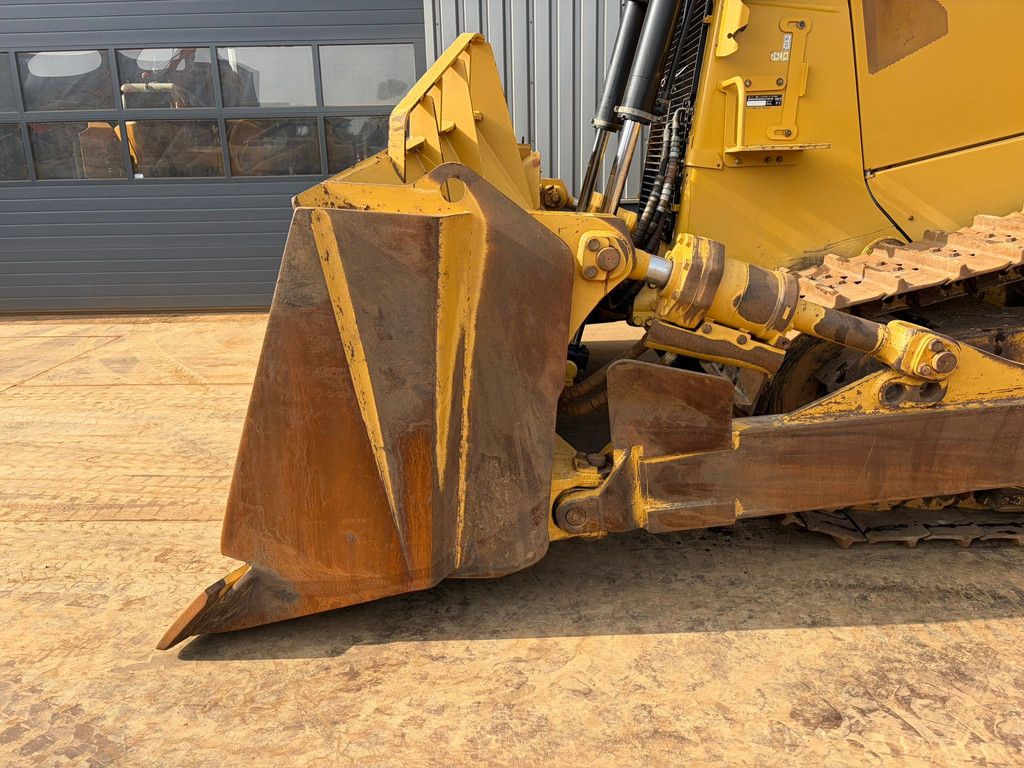 Caterpillar D8T
