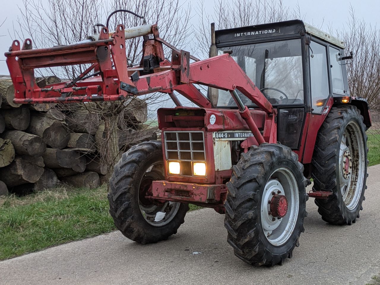 International IHC 844 s