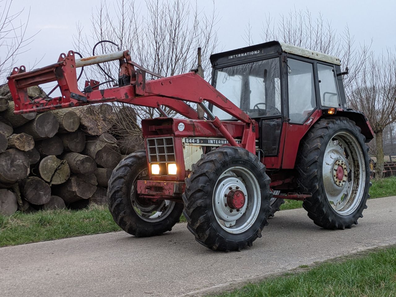 International IHC 844 s