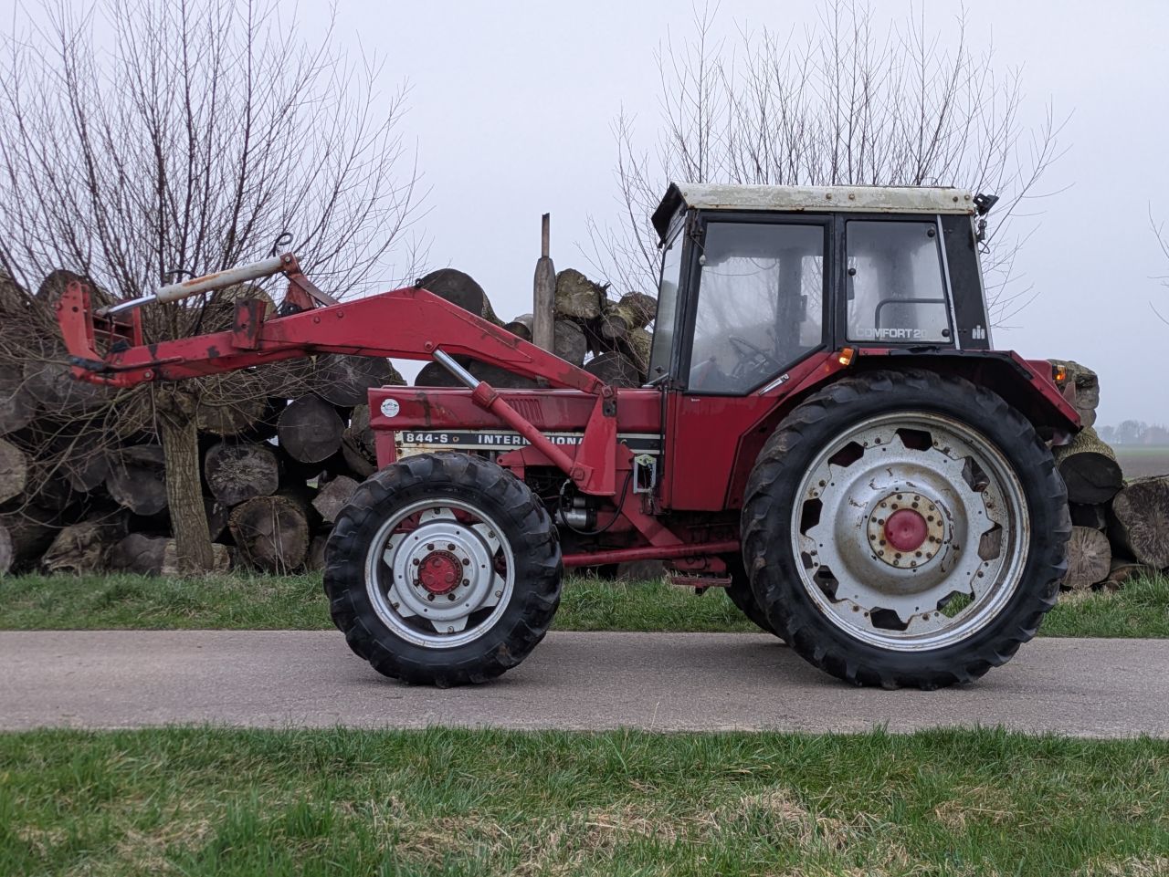 International IHC 844 s