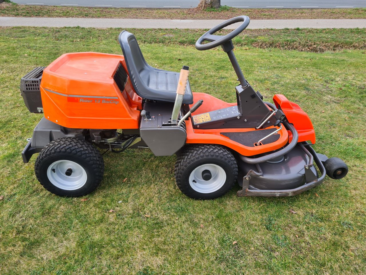 Husqvarna Rider 13 hydrostaat frontmaaier mulch maaier.