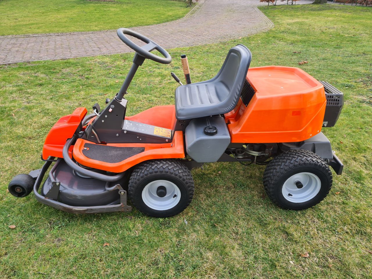 Husqvarna Rider 13 hydrostaat frontmaaier mulch maaier.