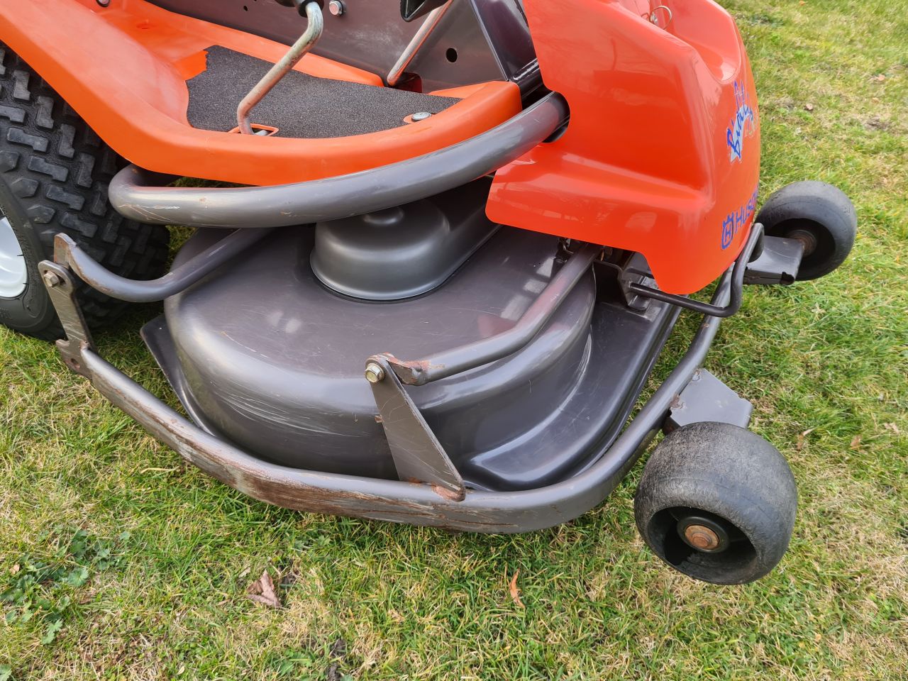 Husqvarna Rider 13 hydrostaat frontmaaier mulch maaier.