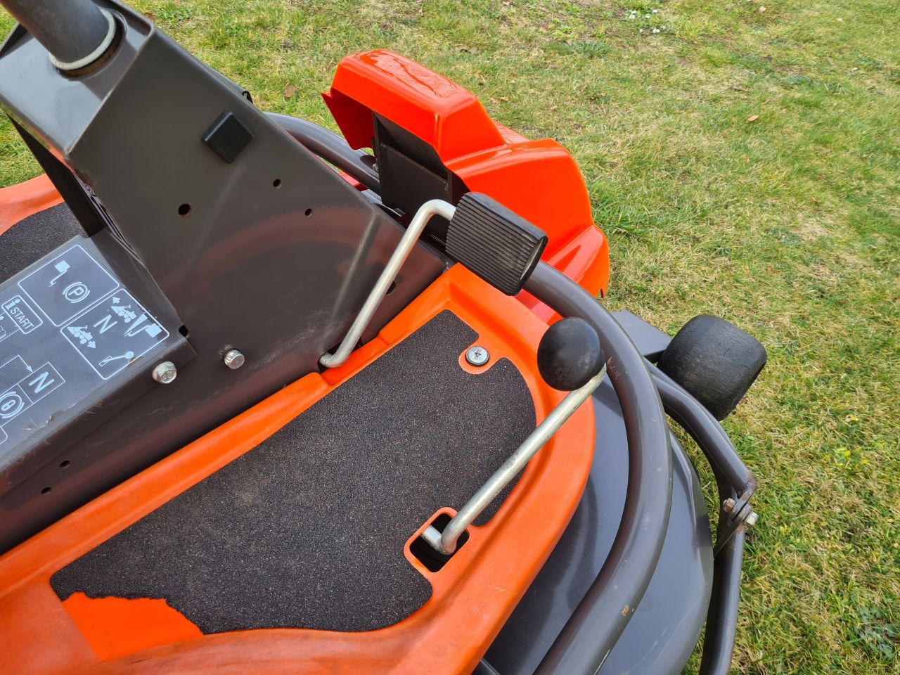 Husqvarna Rider 13 hydrostaat frontmaaier mulch maaier.