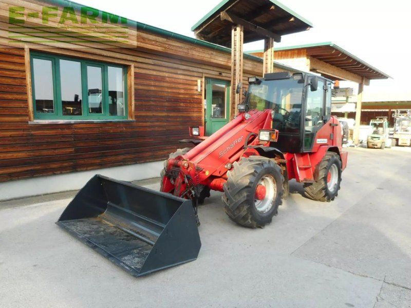 Schäffer 900 t ( 6 tonnen ) mit teleskoparm